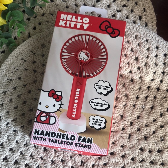 Hello Kitty Red Portable Fan with Stand - Picture 1 of 7